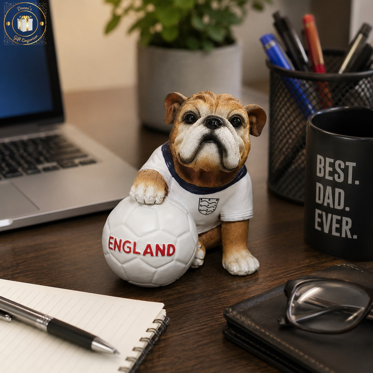 Football Mad English Bulldog - Great gift for football fans and dog lovers